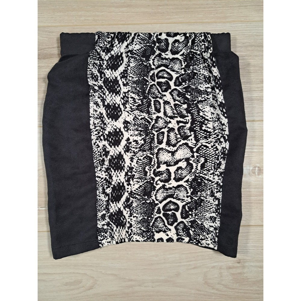 H&M Divided Womens Snake Print Mini Skirt Black White Bodycon Sz 4 Elastic Waist